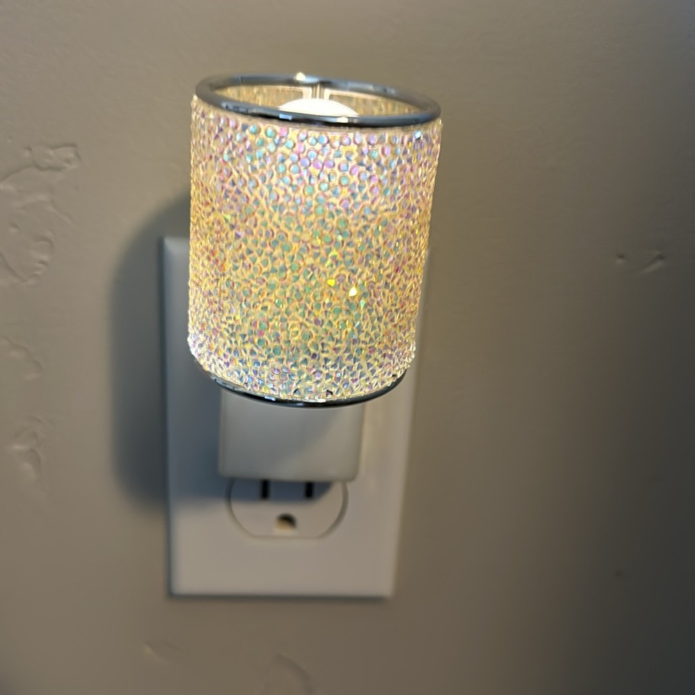 Wallflower bath and body works nightlight fragrance plugin diffuser